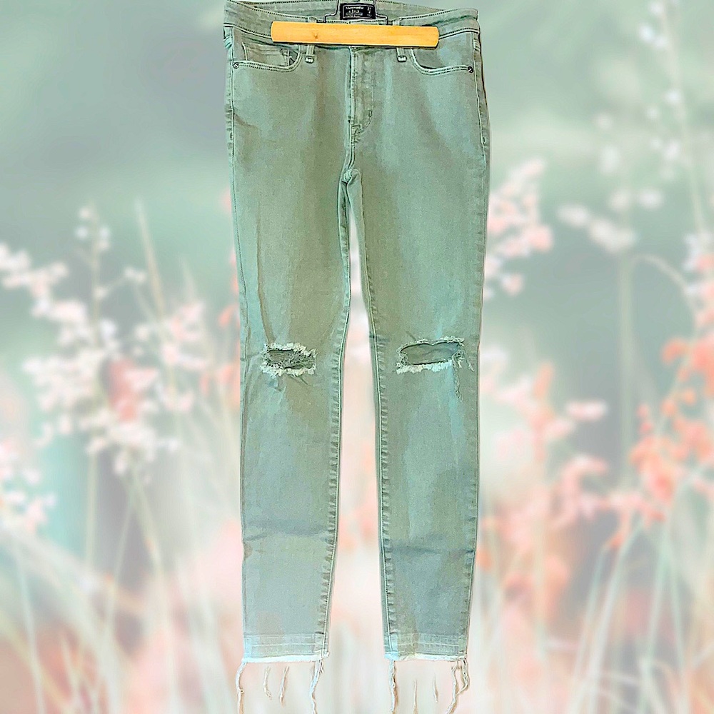 A&F Harper Low Rise Jeans